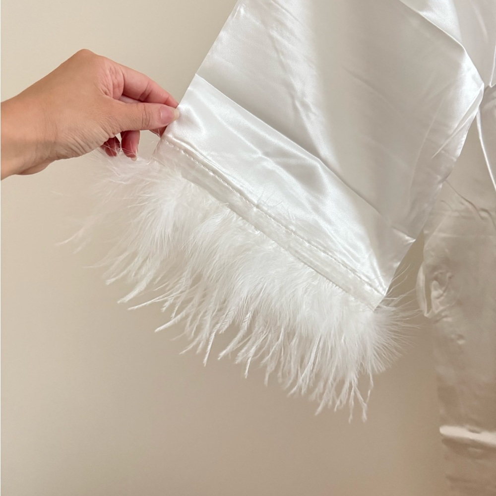 White Feather Bride Robe - Picture 5 of 6